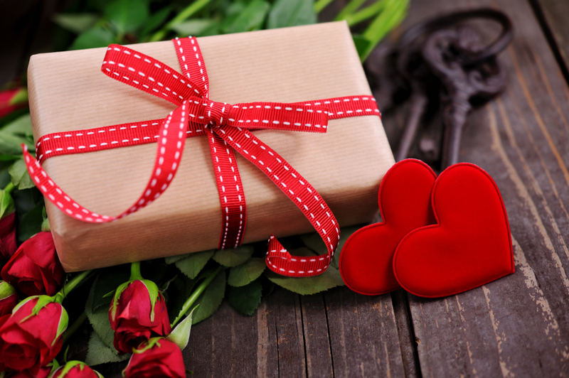 Illustration for article titled A Few Good Gifting
Ideas to Check out This Valentine